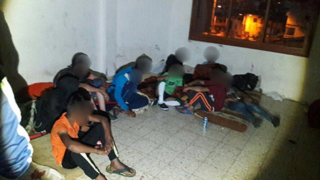  الشرطة: ضبط 18 طفلاً داخل شقة في سخنين دون تصاريح يعملون بالتسوّل 